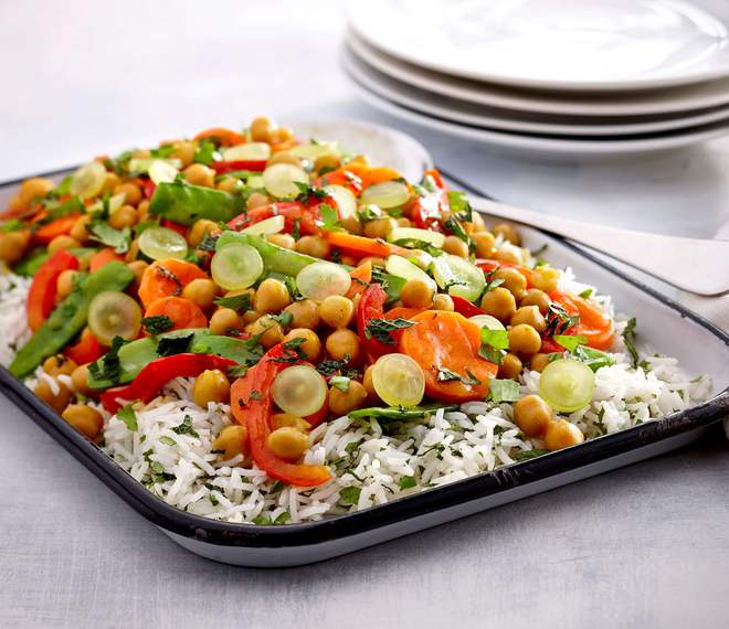 Basmati rice with honey and curry chickpeas
