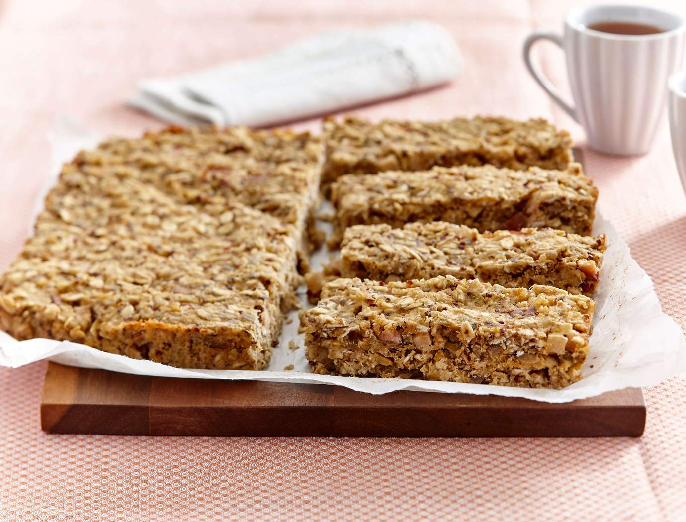 Soft protein bars with chickpeas and apples