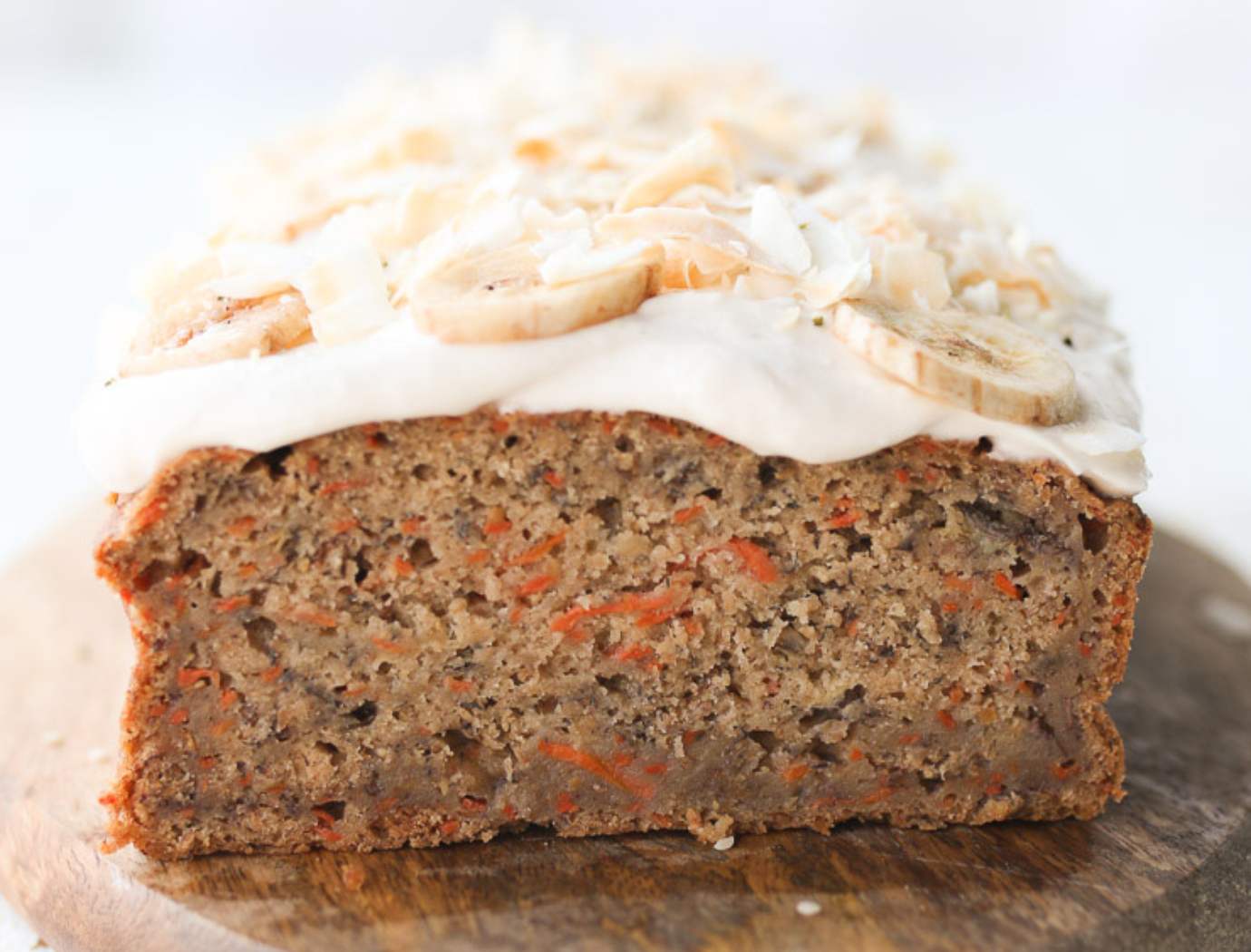 Gâteau végétalien aux bananes et aux carottes