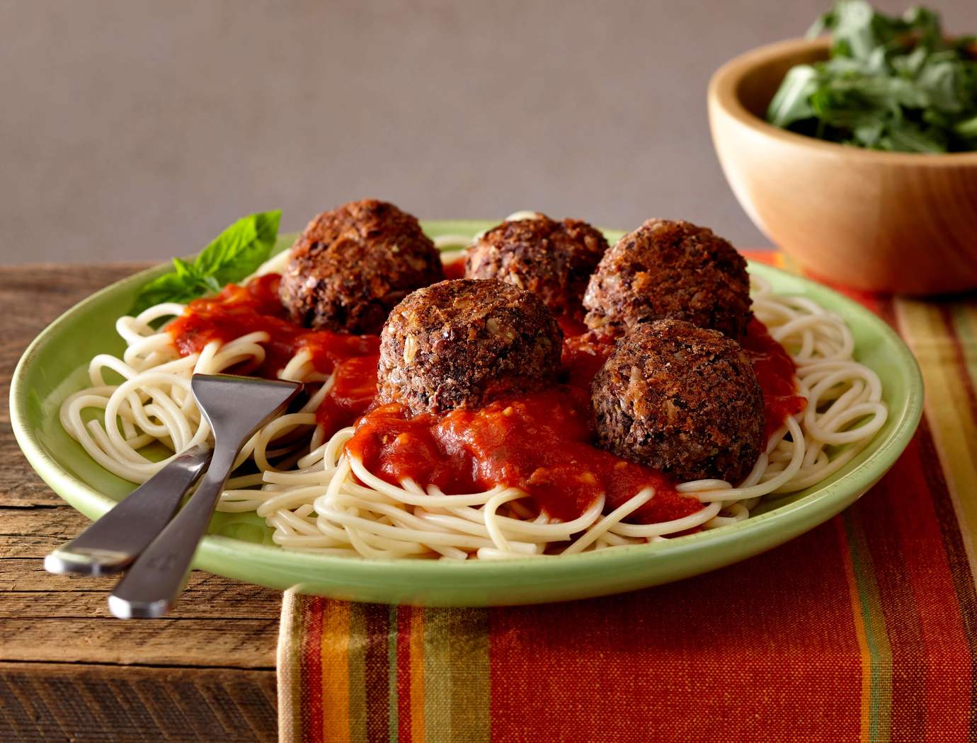 Boulettes végé à l’ail et au parmesan sur spaghetti