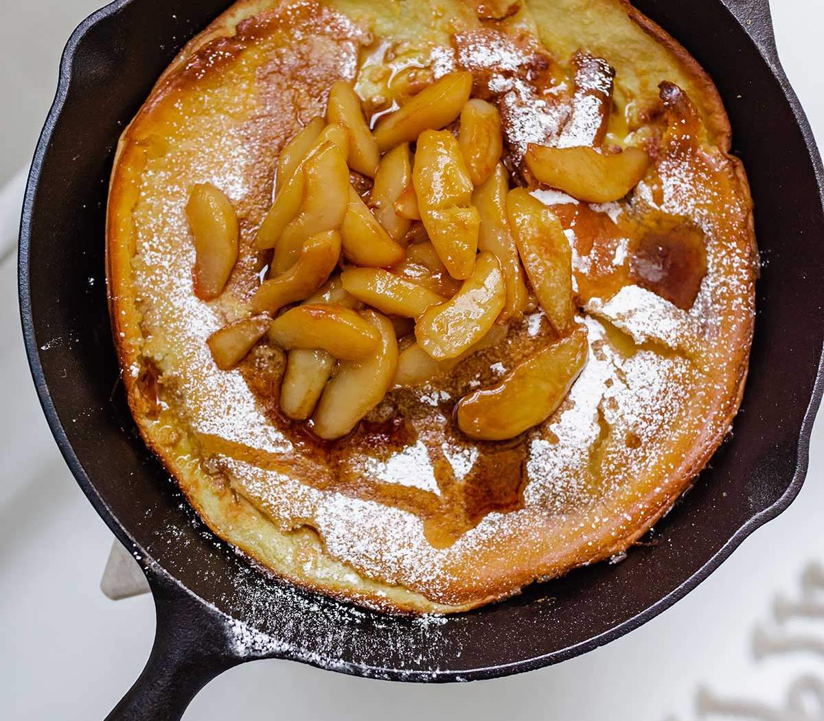 Dutch Baby aux poires caramélisées