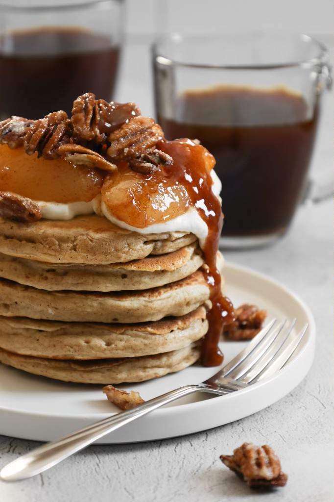 Pancakes aux poires caramélisées