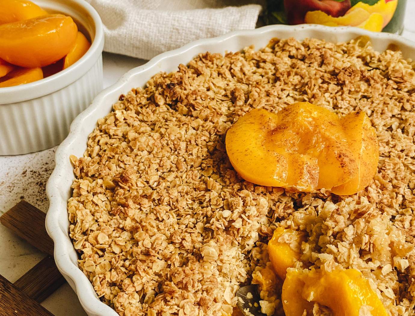 Peach crumble