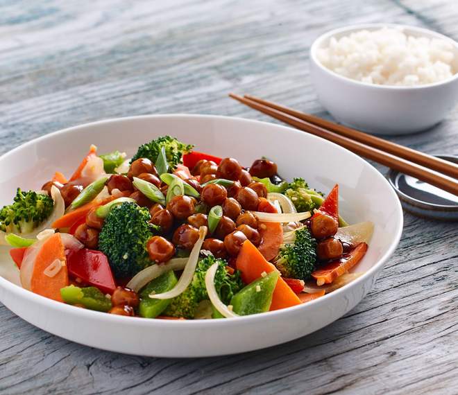 Chickpea and vegetable stir-fry with General Tao honey sauce